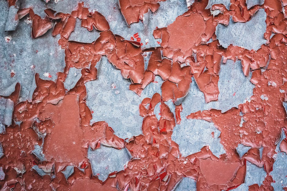  Streichen einer Decke oder Wand: Was sollte zuerst erledigt werden?