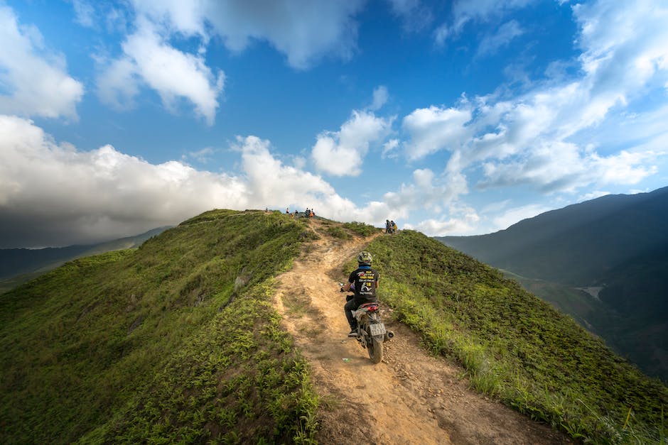  Kleidung zum Wandern im Sommer