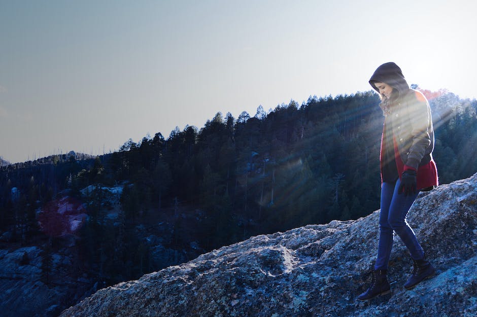 Schöne Wanderwege für Outdoor-Aktivitäten finden